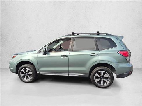 Used 2017 Subaru Forester 2.5i Limited AWD/4WD image 8