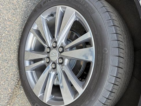 Used 2025 Cadillac XT6 Premium Luxury FWD image 30