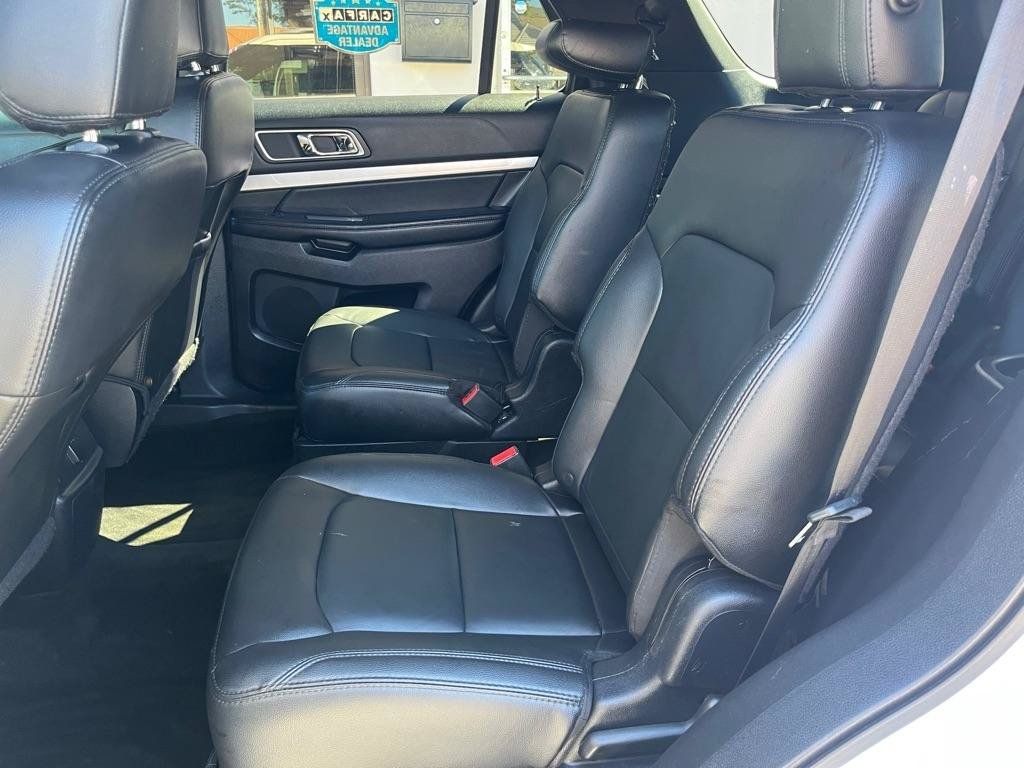 Used 2017 Ford Explorer XLT w/ Equipment Group 202A AWD/4WD image 22