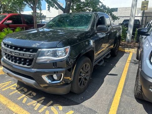 Used 2019 Chevrolet Colorado LT w/ Colorado RST Special Edition RWD image 2