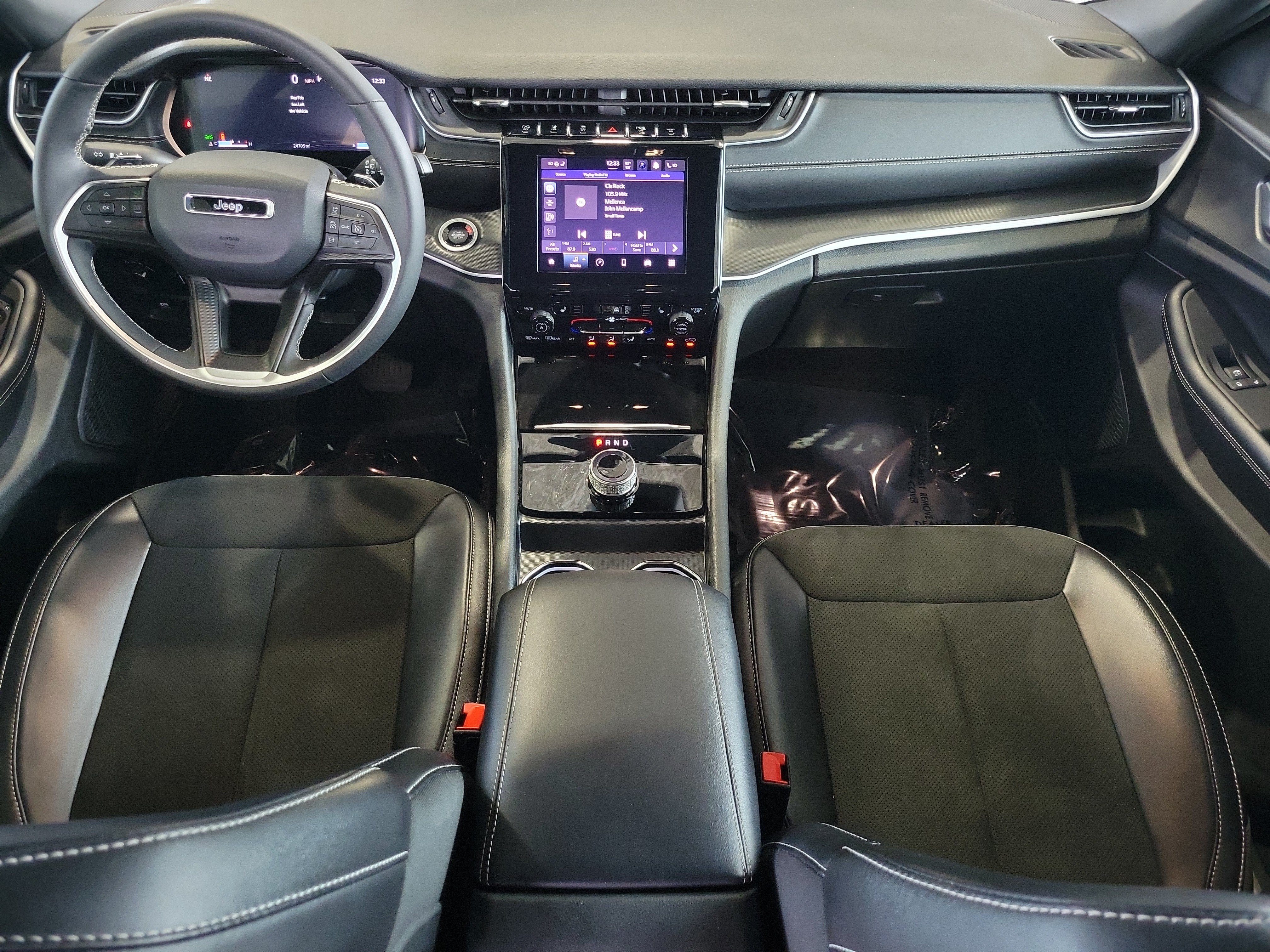 Certified 2025 Jeep Grand Cherokee Altitude RWD image 13