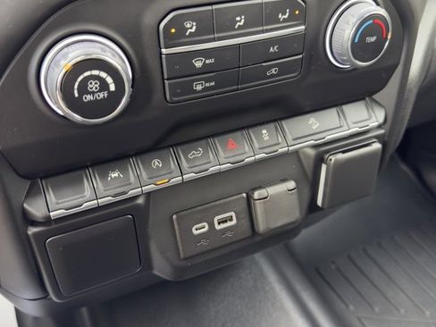 Used 2022 Chevrolet Silverado 1500 Custom Trail Boss image 21