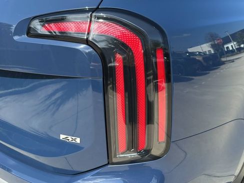 Used 2024 Kia Telluride EX w/ EX Captain's Chair Package AWD/4WD image 34