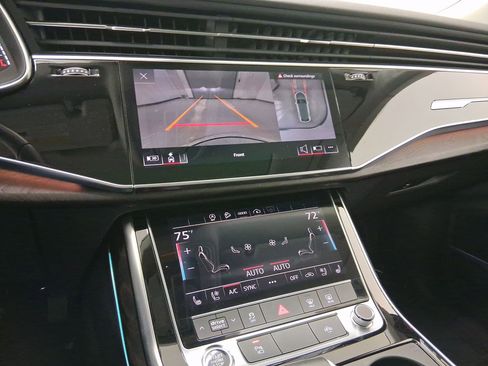 Used 2022 Audi Q8 Premium Plus image 26