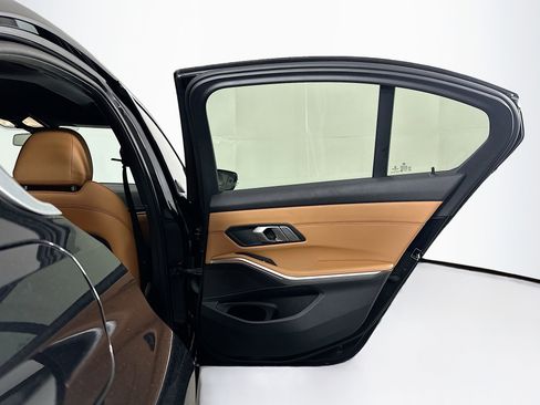 Used 2021 BMW 330i Sedan w/ Convenience Package RWD image 33