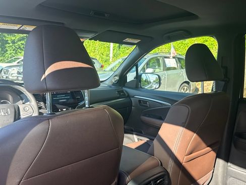 Used 2024 Honda Passport EX-L image 16