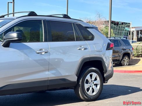 Certified 2019 Toyota RAV4 LE w/ Carpet Mat Package FWD image 9