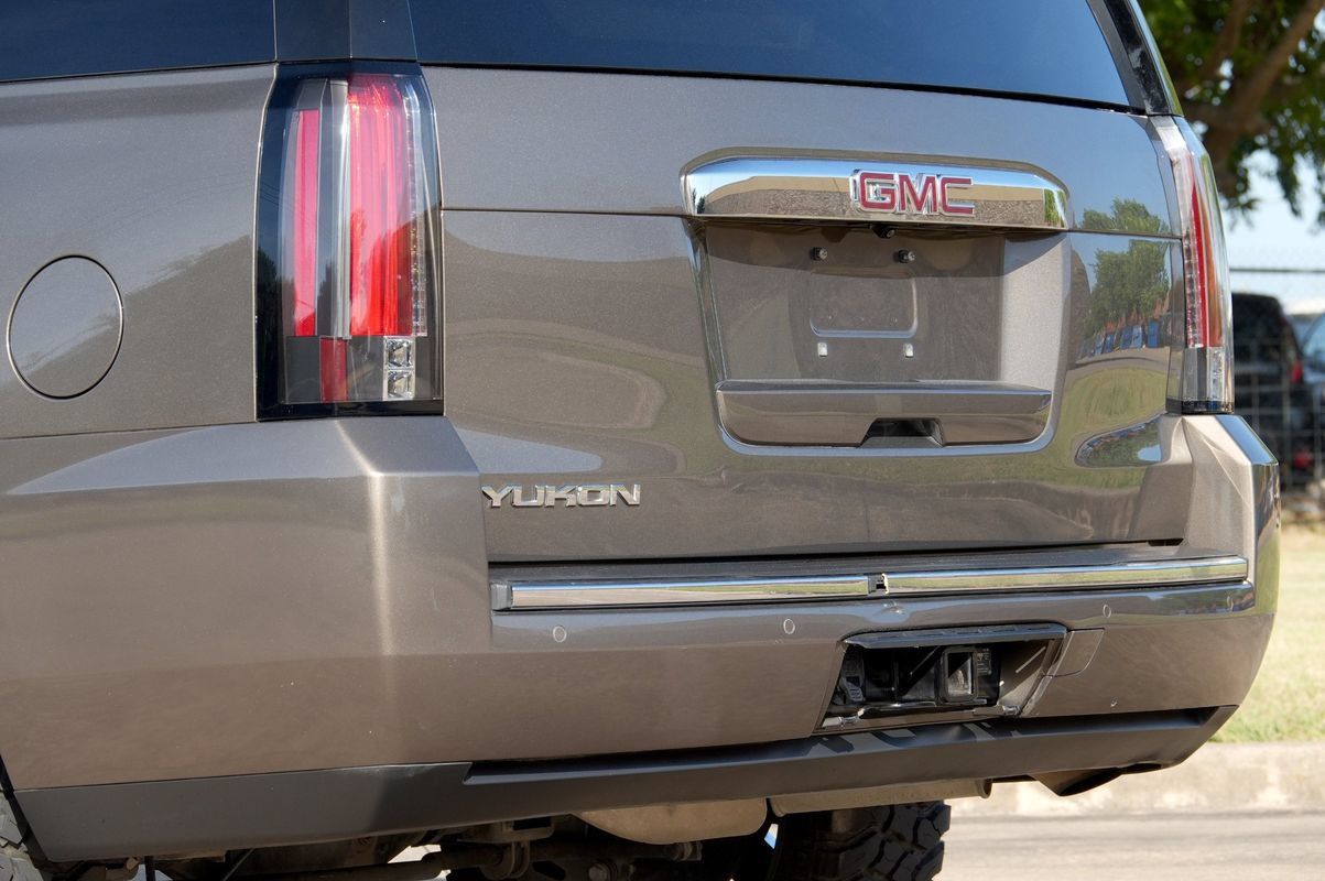 Used 2015 GMC Yukon Denali w/ Open Road Package AWD/4WD image 33