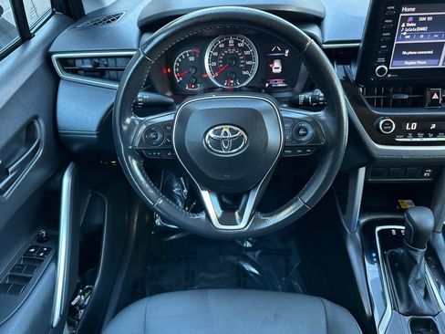 Used 2022 Toyota Corolla Cross LE image 14