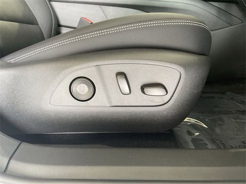 New 2025 Chevrolet Blazer EV LT image 21