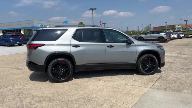 Used 2023 Chevrolet Traverse Premier w/ Redline Edition FWD image 2