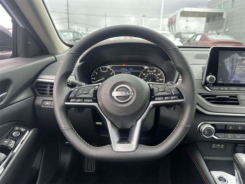 New 2025 Nissan Altima 2.5 SR image 13