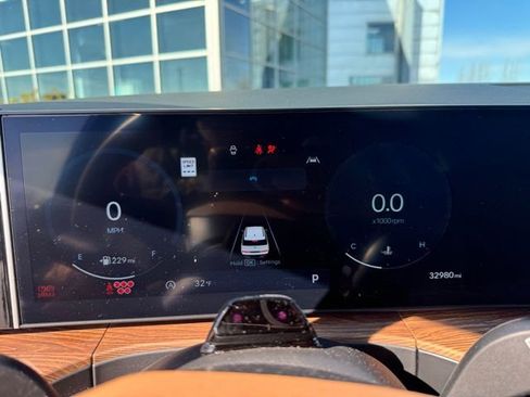 Used 2024 Hyundai Santa Fe Limited image 5