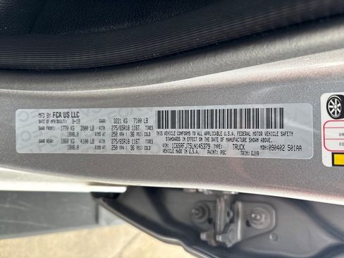 Used 2020 RAM 1500 Laramie image 34