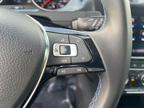 Used 2019 Volkswagen e-Golf SE image 15