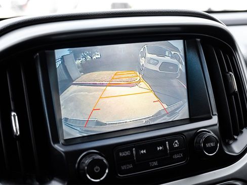 Used 2016 Chevrolet Colorado LT w/ LT Convenience Package image 18