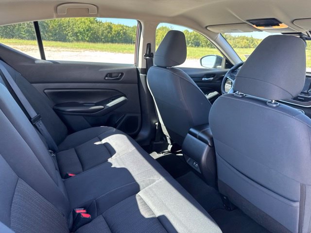 Used 2025 Nissan Altima 2.5 SV FWD image 16