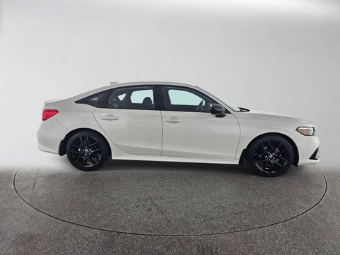 Used 2023 Honda Civic Sport image 2