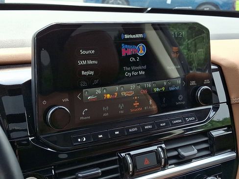 Certified 2023 Nissan Pathfinder Platinum w/ Black Appearance Package image 22