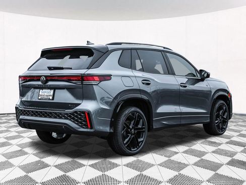 New 2025 Volkswagen Tiguan SE R-Line image 16