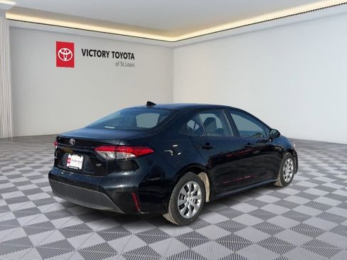 Used 2023 Toyota Corolla LE image 4