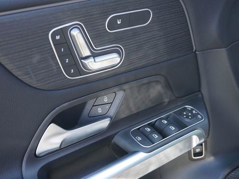 New 2025 Mercedes-Benz GLB 250 4MATIC image 22