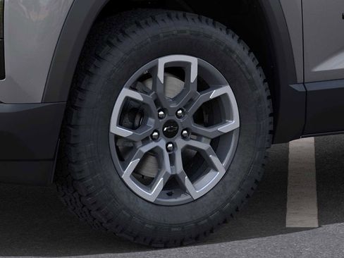 New 2026 Chevrolet Equinox ACTIV w/ LPO, Floor Liner Package AWD/4WD image 9