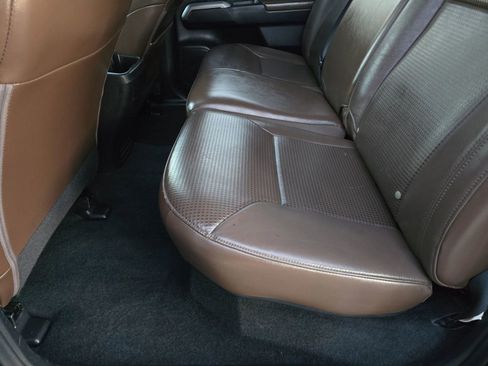 Used 2016 Toyota Tacoma Limited w/ Towing Package image 16