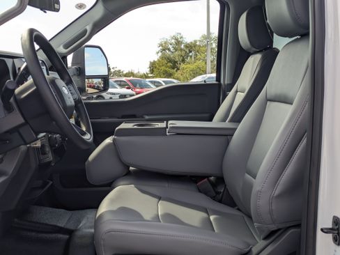 New 2026 Ford F350 XL w/ XL Chrome Package image 20