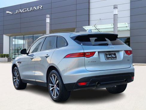 Used 2018 Jaguar F-PACE Prestige image 4