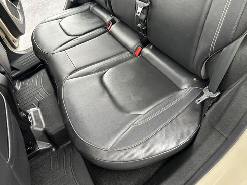 Used 2015 Jeep Renegade Limited AWD/4WD image 30