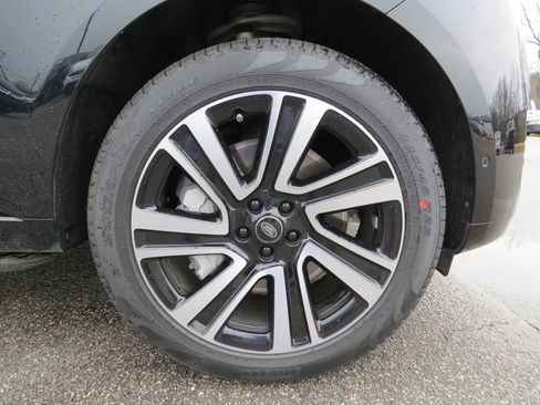 Used 2023 Land Rover Range Rover SE image 10