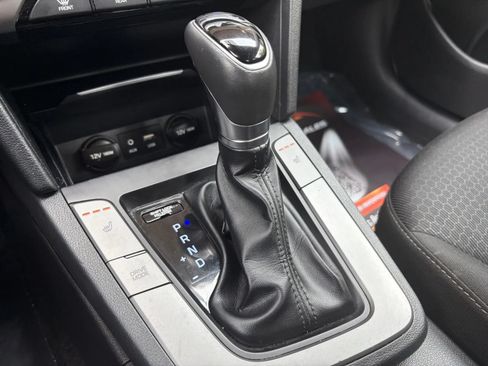 Used 2018 Hyundai Elantra Value Edition FWD image 27