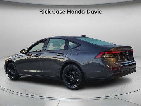 Used 2025 Honda Accord SE image 6