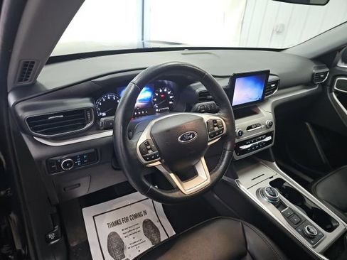 Used 2023 Ford Explorer XLT w/ Equipment Group 202A image 23