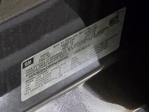 Used 2017 Chevrolet Suburban LS RWD image 20