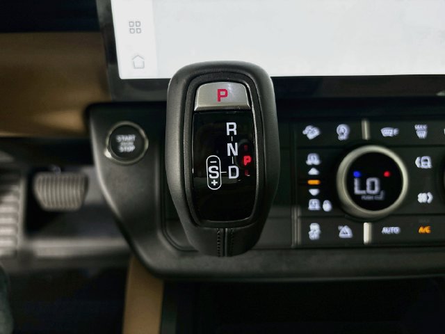 New 2026 Land Rover Defender 110 S AWD/4WD image 18
