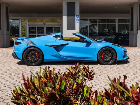 Used 2024 Chevrolet Corvette Z06 w/ Stealth Interior Trim Package image 41