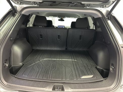 Used 2024 Chevrolet Blazer LT w/ Convenience Package FWD image 24