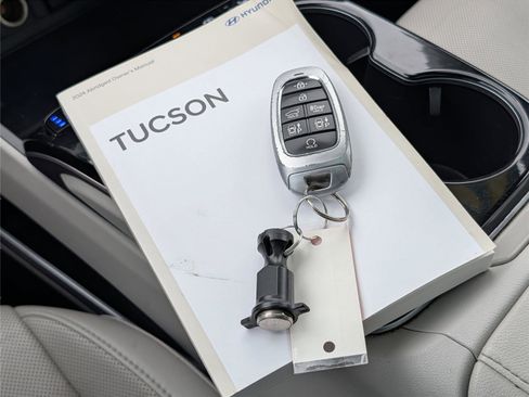 Used 2024 Hyundai Tucson Limited AWD/4WD image 35