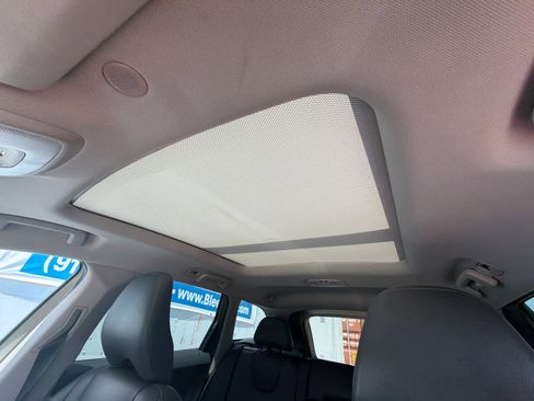 Used 2016 Volvo XC60 T5 Premier w/ Proximity Package FWD image 31