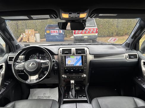 Used 2020 Lexus GX 460 Premium w/ Premium Package image 15