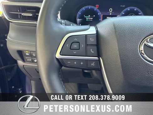 Used 2024 Toyota Highlander Platinum AWD/4WD image 29
