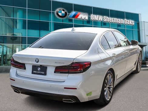 Certified 2023 BMW 530e w/ Premium Package image 4