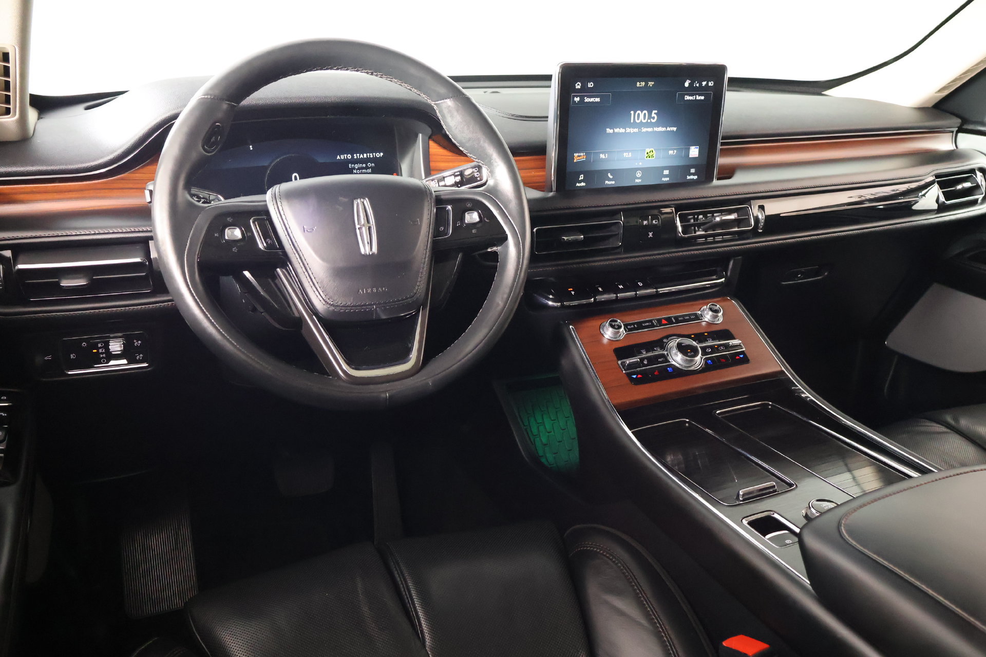 Used 2022 Lincoln Aviator Reserve w/ Equipment Group 201A AWD/4WD image 2