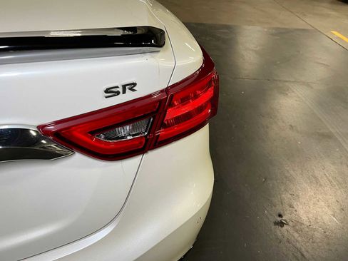 Used 2017 Nissan Maxima SR w/ Midnight Edition image 15