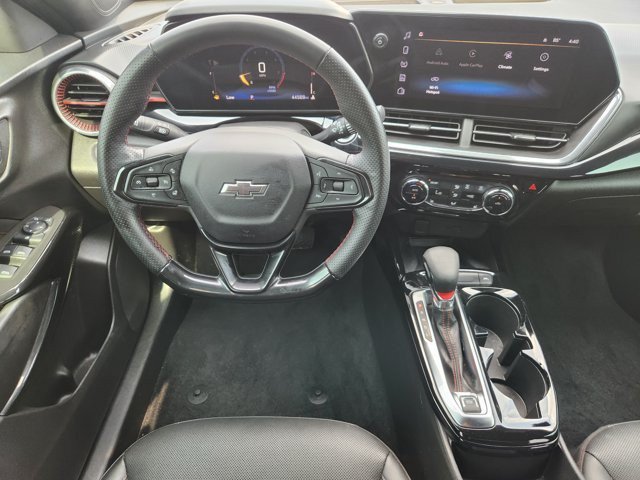 Used 2024 Chevrolet Trax RS w/ Sunroof Package FWD image 26