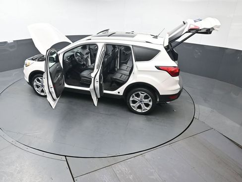 Used 2019 Ford Escape Titanium image 51