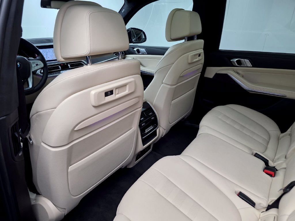 Used 2021 BMW X7 xDrive40i w/ Premium Package 2 AWD/4WD image 15