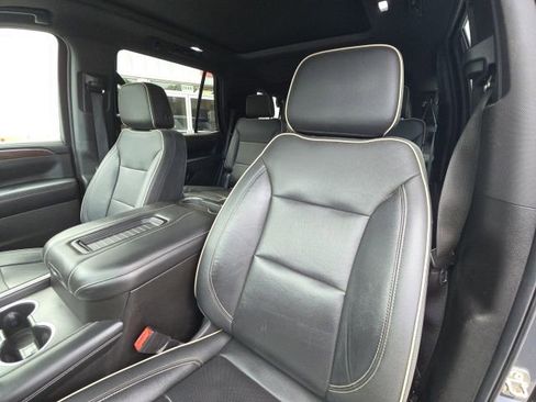 Used 2021 Chevrolet Tahoe Premier w/ Premium Package image 25
